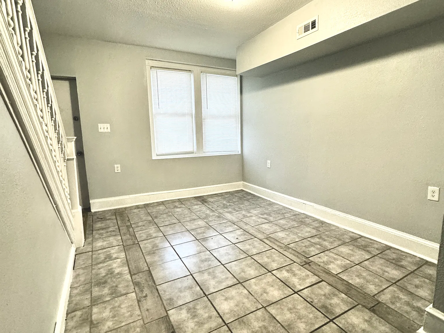 3 bed, 1500 sqft, $2,300 — Photo 2