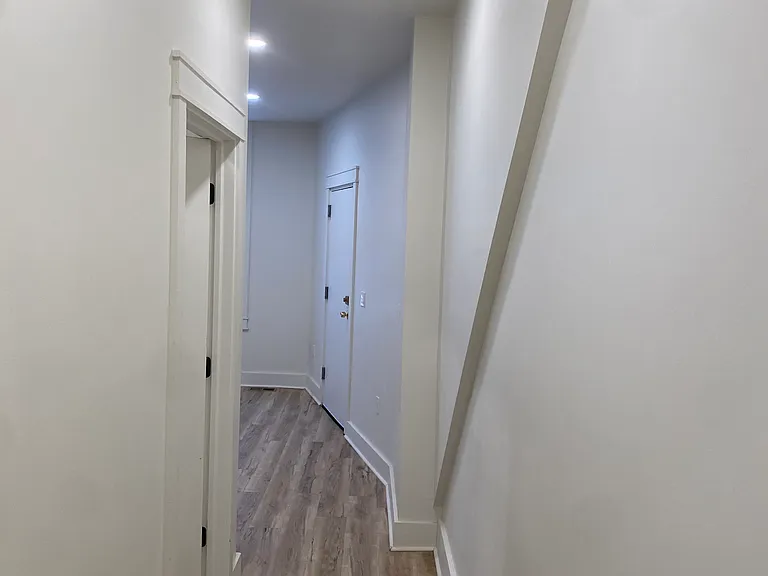 11 E Walnut St #1 — Photo 6