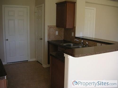 5th image of 12935 Rose Landing Dr