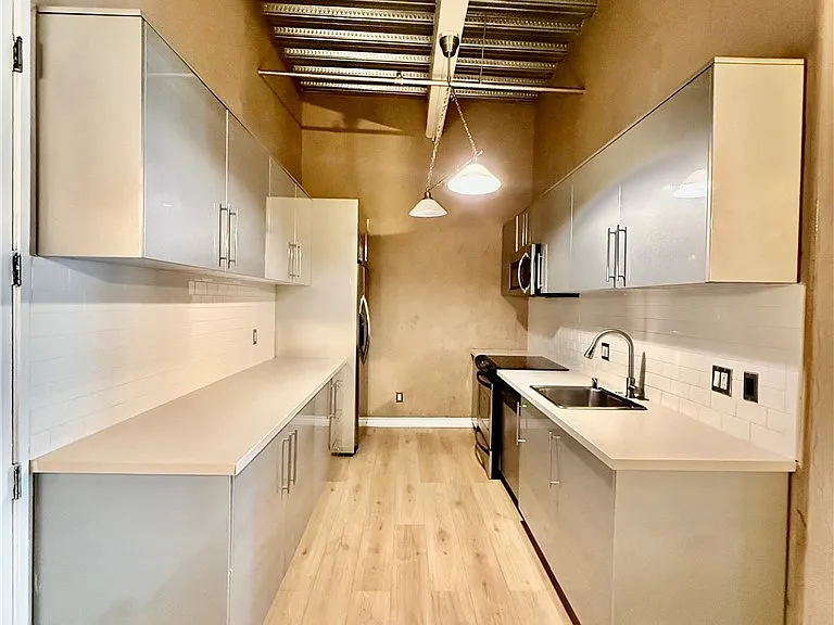 312 W 5th St #1205 — Photo 11