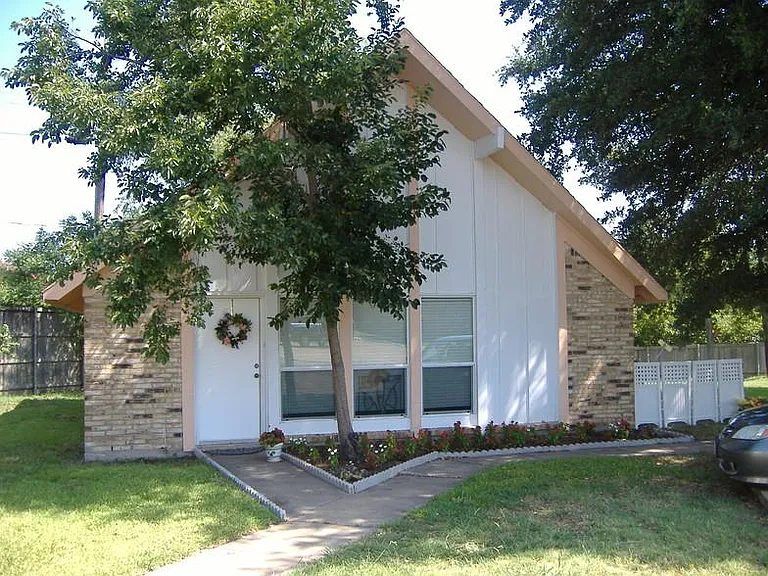 2300 Live Oak St #4 — Photo 7