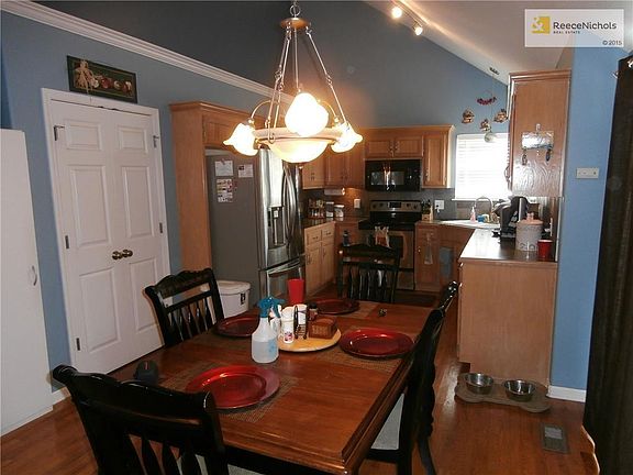 4th image of 2110 NW Sweetgum Ct