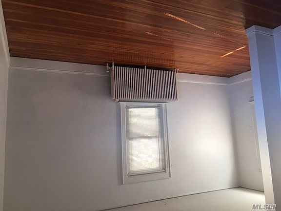 5th image of 8 Burnett Ave