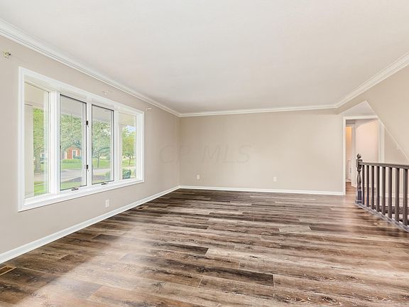 5th image of 1120 Macgregor West Ave