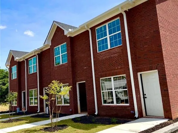 2447 Terrace Vw NW, Gainesville, GA 30501