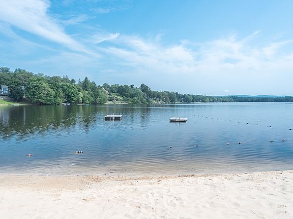 2nd image of 2 Laketop Dr