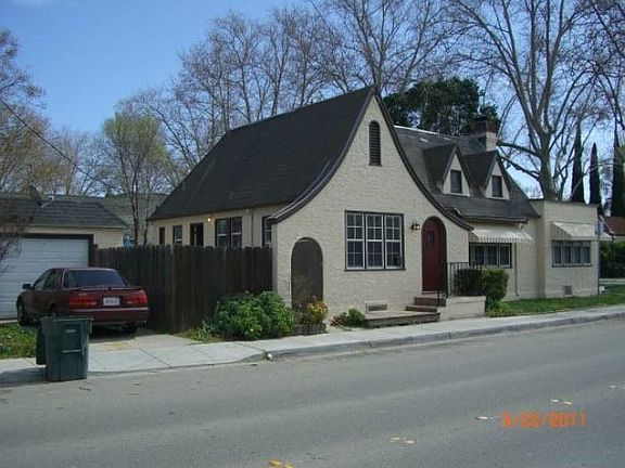2nd image of 1310 Holly Dr