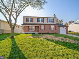 11 Avignon Dr, Newark, DE 19702