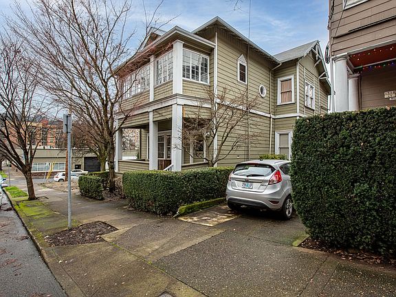 3rd image of 1527 SW Columbia St APT D