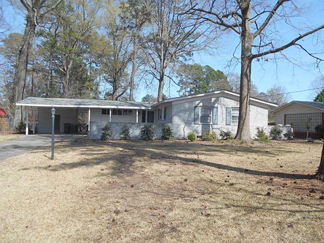 1st image of 2505 Lisa Ln