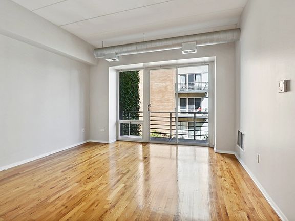 3rd image of 1440 S Michigan Ave APT 420