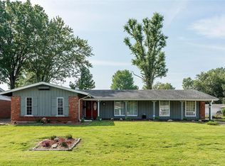 4060 Highwillow Dr, Florissant, MO 63033