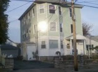 118 Crescent Rd APT 3, Pawtucket, RI 02861