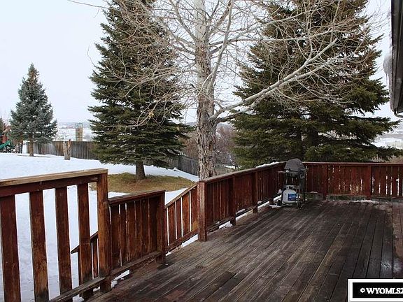 3rd image of 106 Mountain View Dr