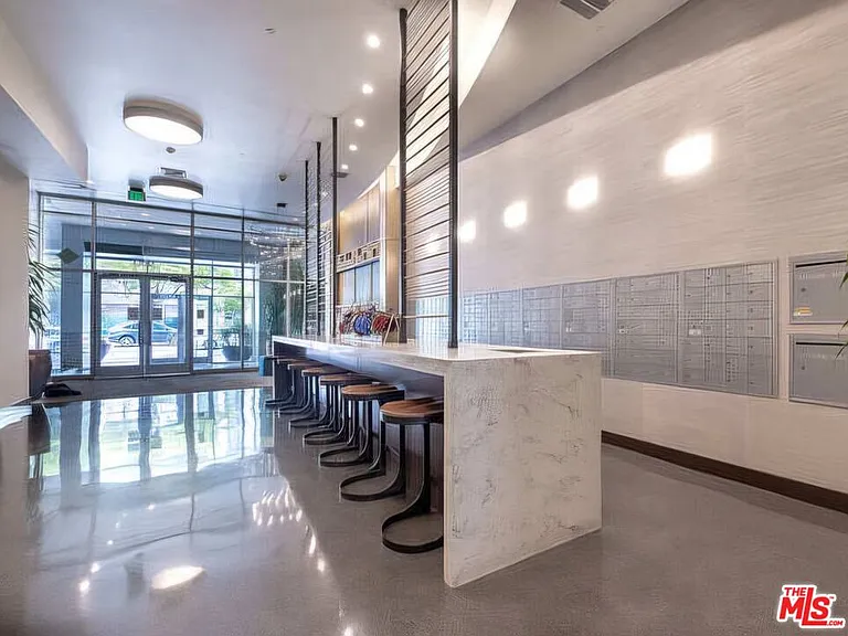 3810 Wilshire Blvd #1012 — Photo 2