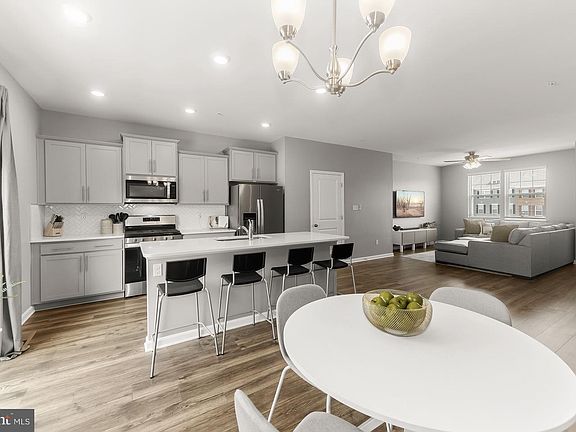 5th image of 2707 Princess Victoria Way