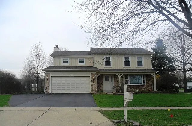 1040 Fox Run Ln photo 1