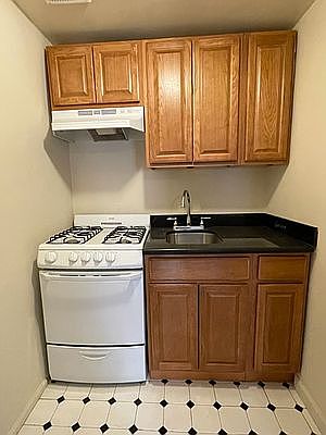 4th image of 696 2nd Ave APT 4A