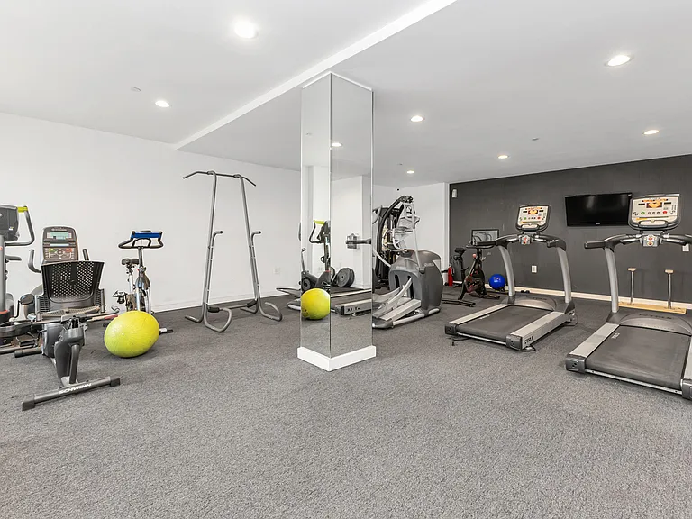 1115 Broadway #4C — Photo 9