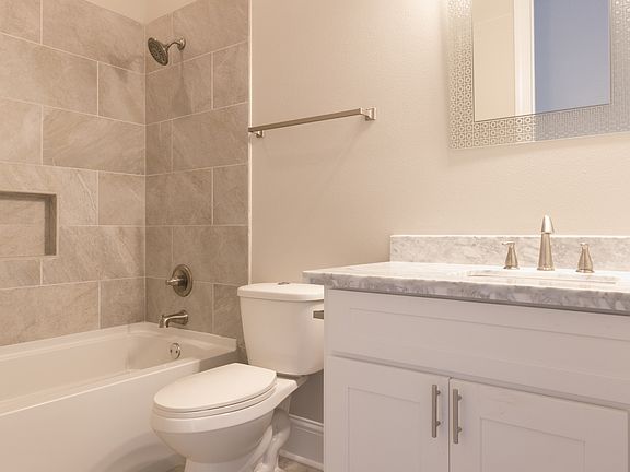 4th image of 2122 Josephine St