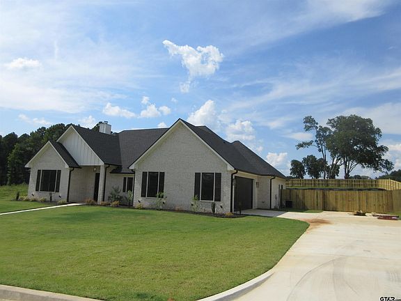 2nd image of 150 Sweet Pea Ln