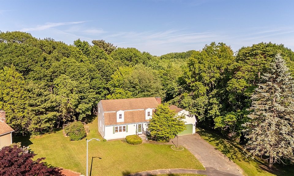 1st image of 83 Tanglewood Dr