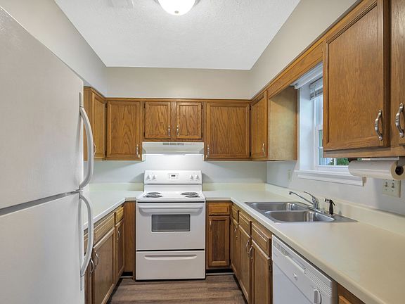 5th image of 1628 Angel Ct
