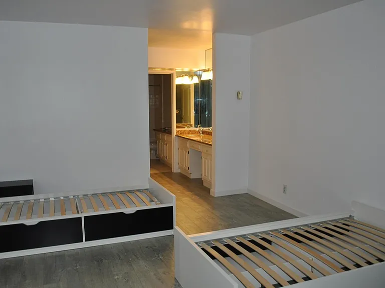 540 Kelton Ave — Photo 21