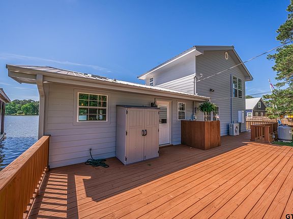 5th image of 2664 Aqua Vista Dr