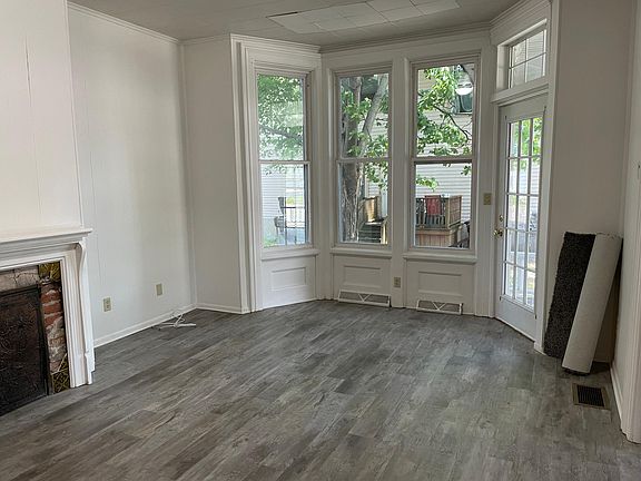 2nd image of 512 W Michigan Ave #D