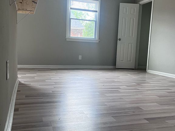 3rd image of 507 Ashlawn Dr #11371415