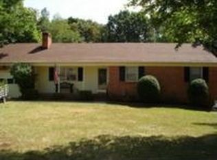112 Maplewood Dr, Forest, VA 24551