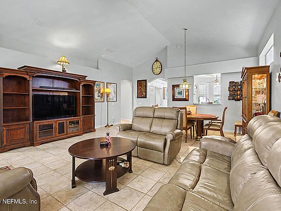 5th image of 405 SALT WIND Court W