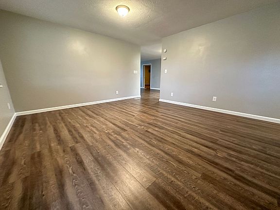 3rd image of 6650 Summerdale Dr