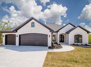 9201 Rapid Water Dr, Sherwood, AR 72120
