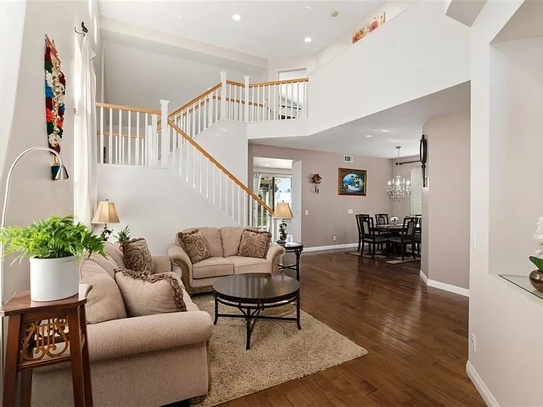 75 Parrell Ave — Photo 3