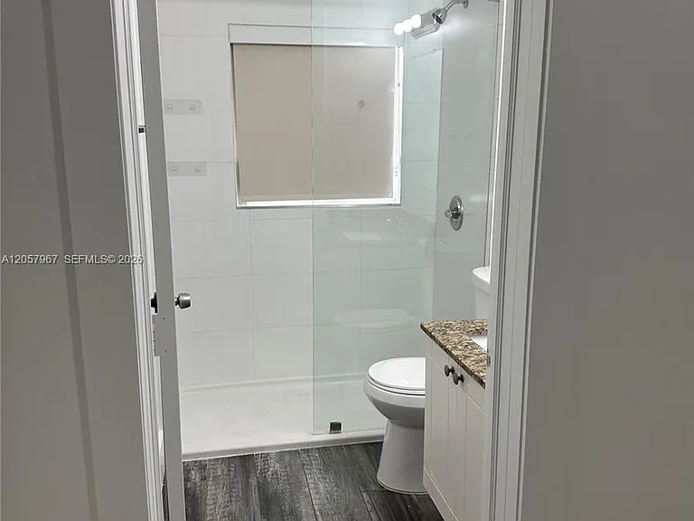 2500 NE 192nd St #6 — Photo 12
