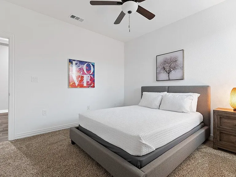 401 SW 14th St — Photo 15