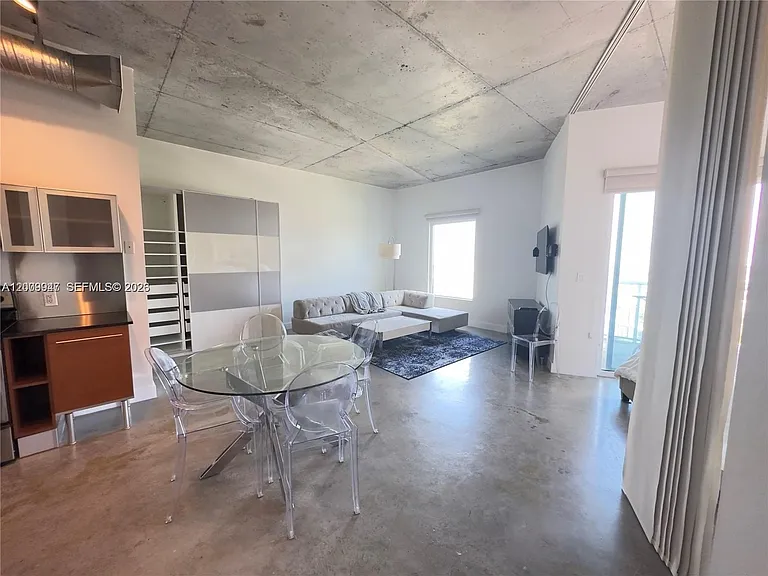 10 SW South River Dr #1607 — Photo 3