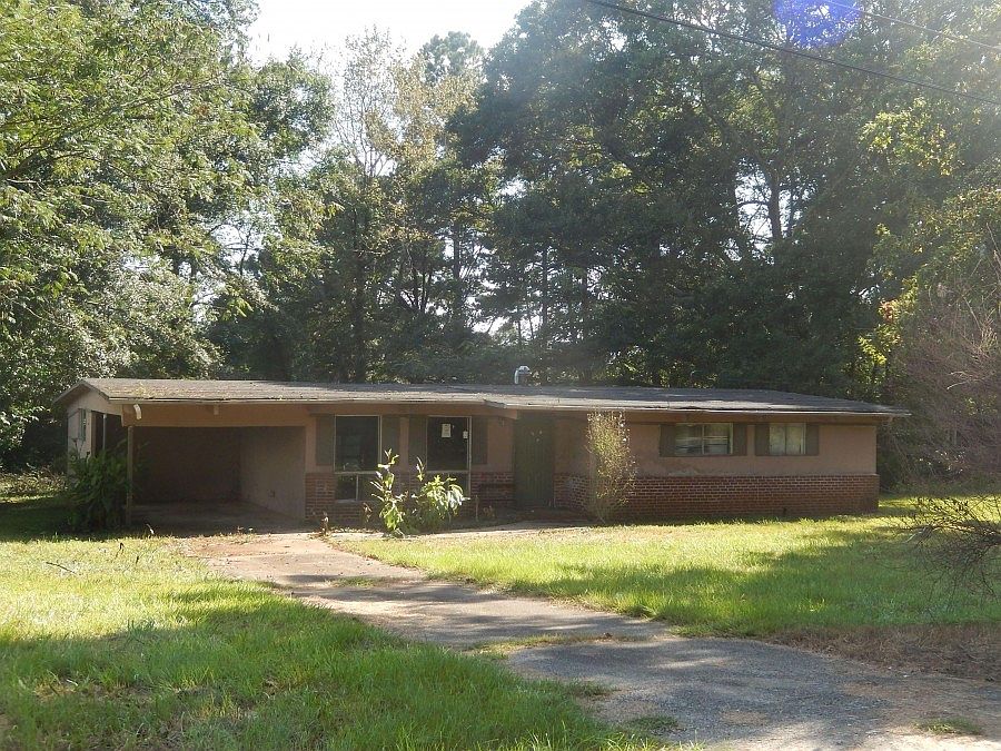 2nd image of 2279 Locust Ln