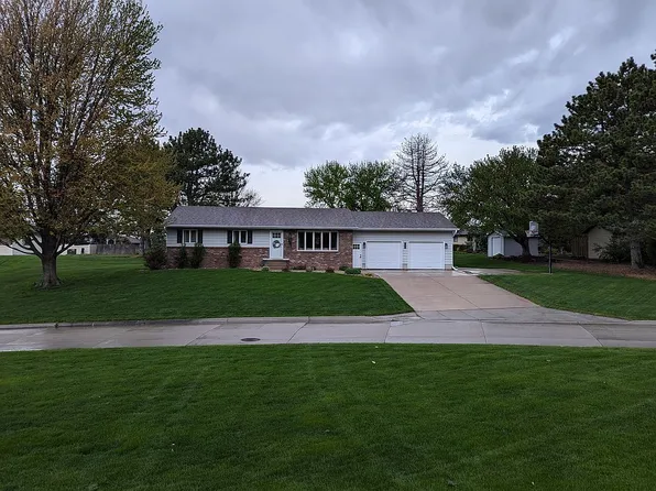 145 Rosewood Dr, Aurora, NE 68818