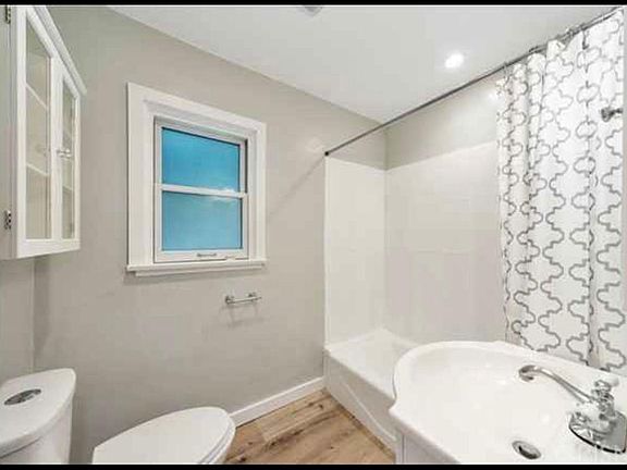 5th image of 919 N Stanley Ave #3/4