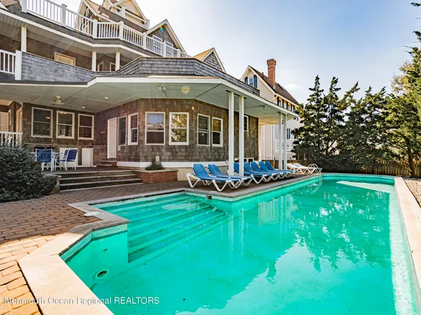 34 4th Ave, Seaside Park, NJ 08752