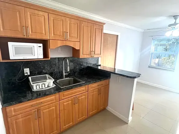 101 SW 31st Ct #101, Miami, FL 33135