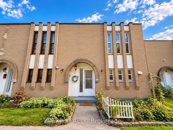 19 London Green Ct #87, Toronto, ON M3N 1K3