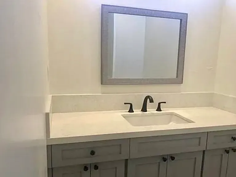 344 N Palm Dr #201 — Photo 14