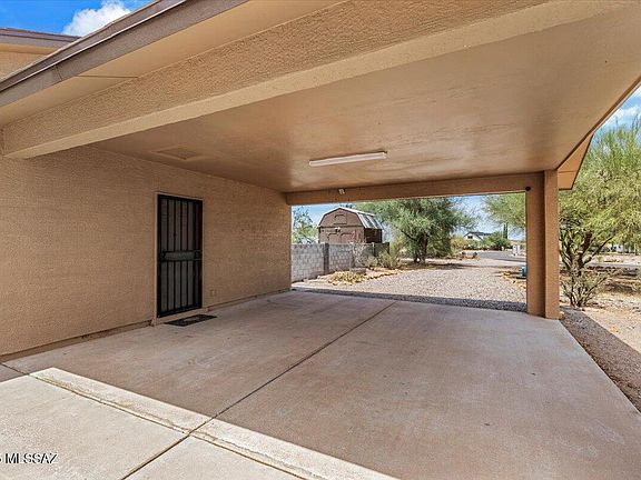 5th image of 112 W Saddle Dr