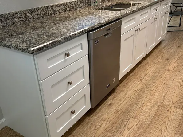 212 Rolling Hills Dr, Aledo, TX 76008