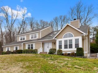 25 E Hill Rd, Cortlandt Manor, NY 10567