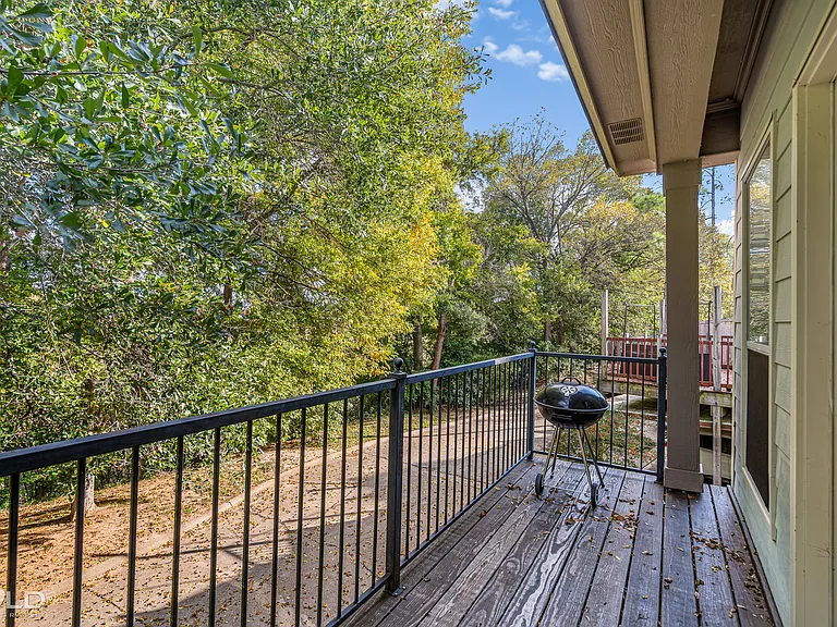 8915 Glenmora Dr — Photo 18